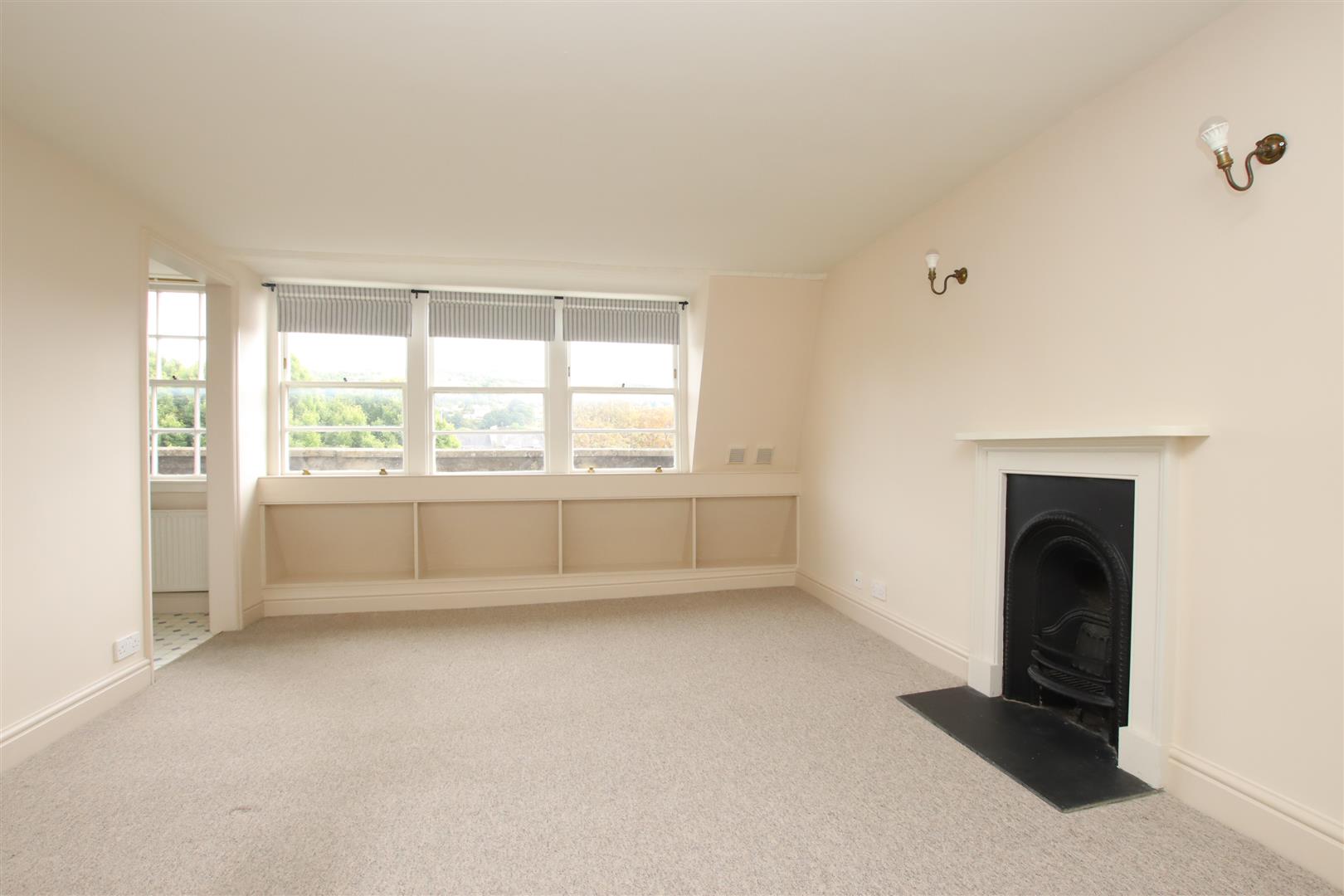 Beaufort East, Bath, BA1